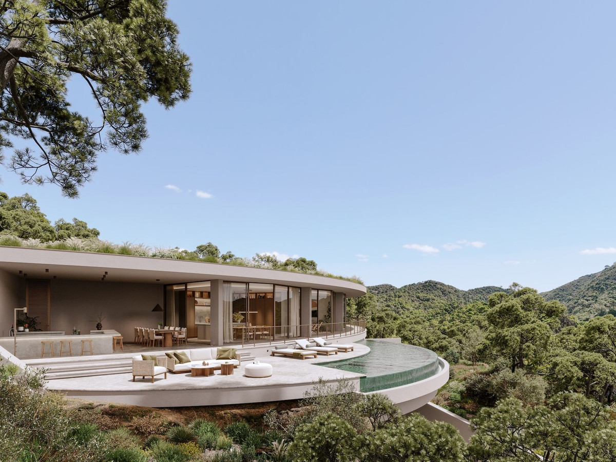 Exclusiva Villa Contemporánea con Vistas Panorámicas al Mar en El Herrojo Alto, Benahavís