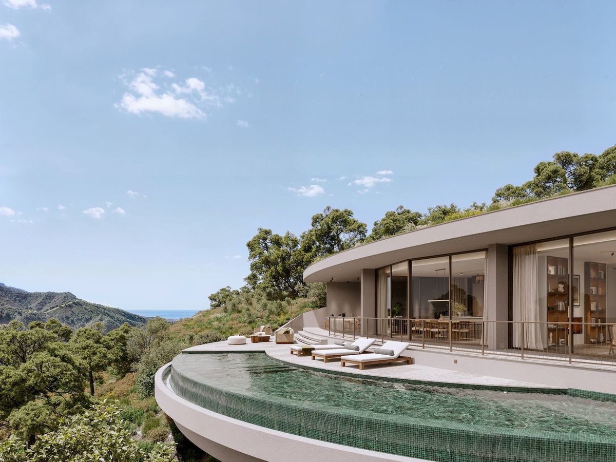 Exclusiva Villa Contemporánea con Vistas Panorámicas al Mar en El Herrojo Alto, Benahavís