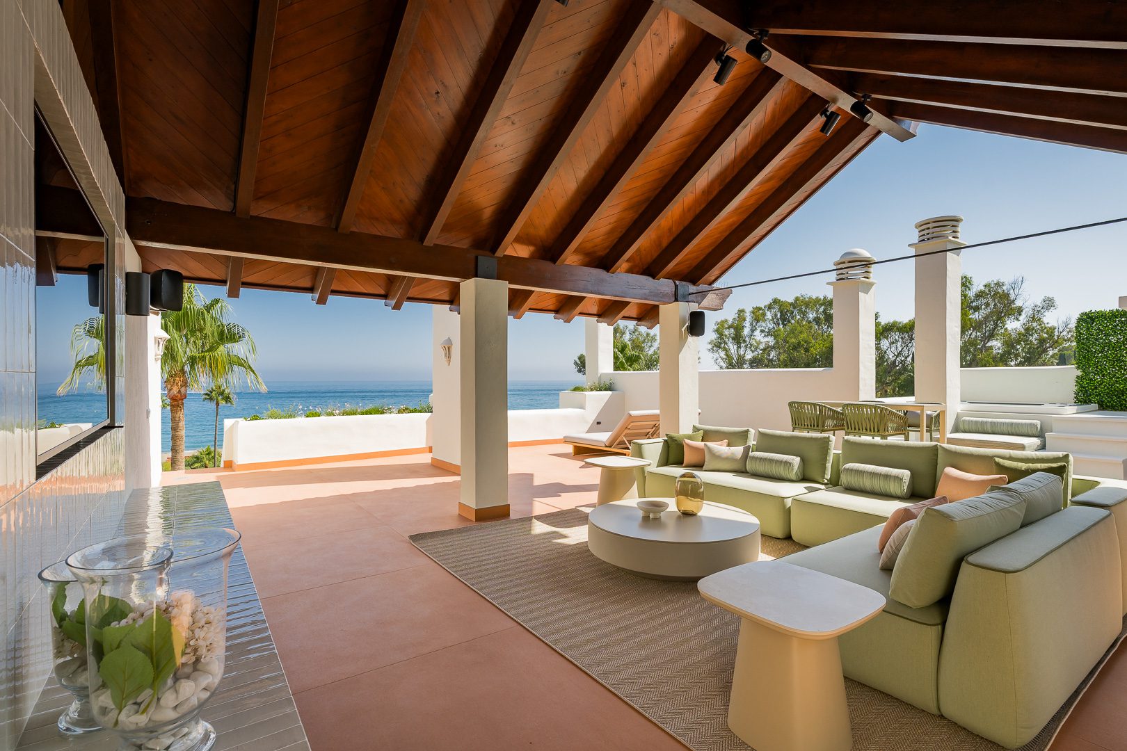 Ático de Lujo Reformado en Bahía del Velerín, Estepona