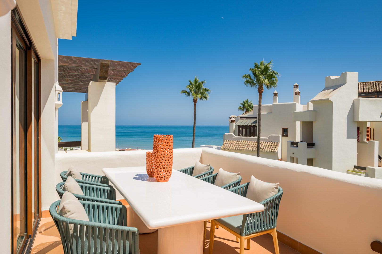 Luxury Renovated Penthouse in Bahía del Velerín, Estepona