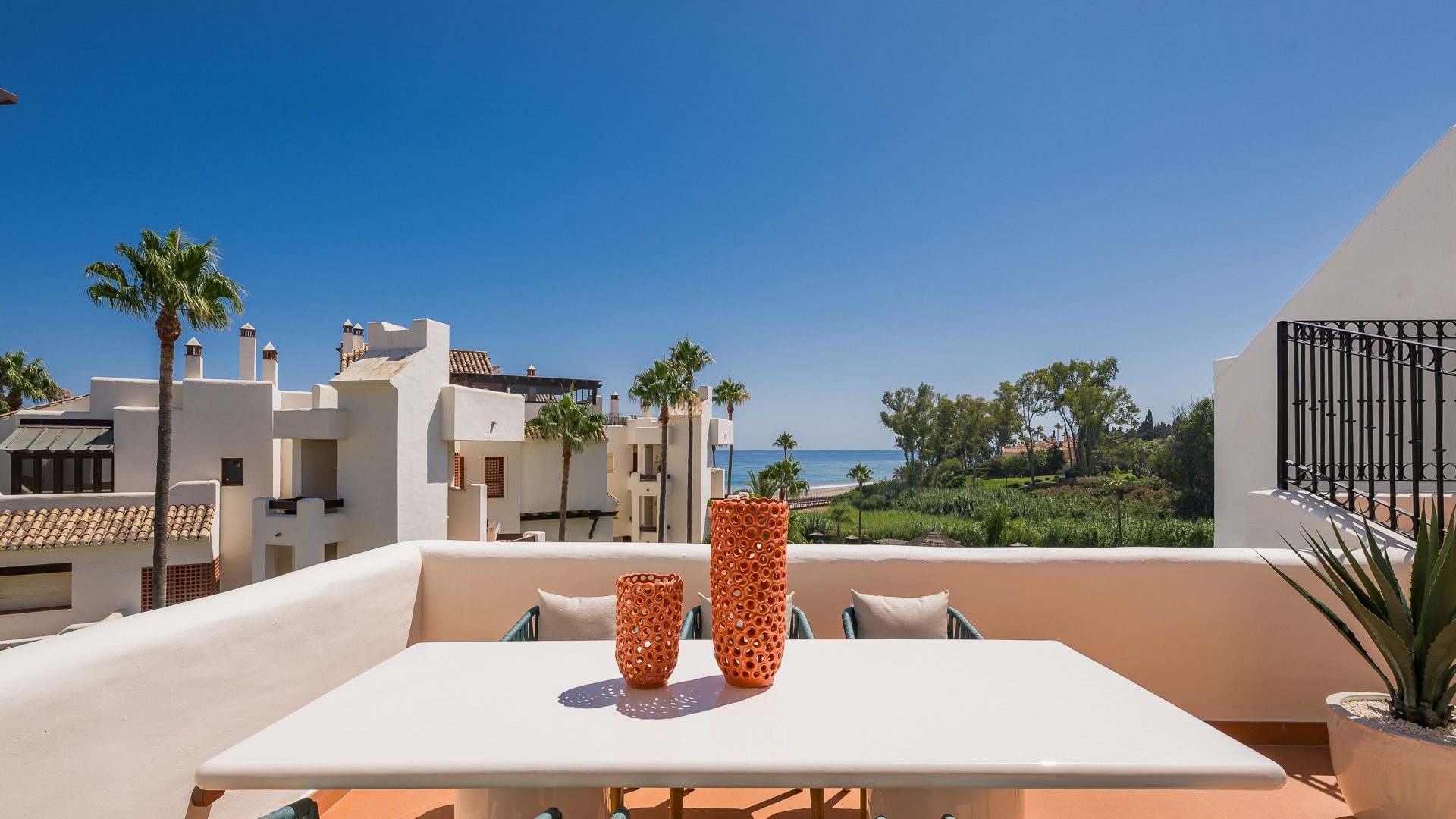Luxury Renovated Penthouse in Bahía del Velerín, Estepona