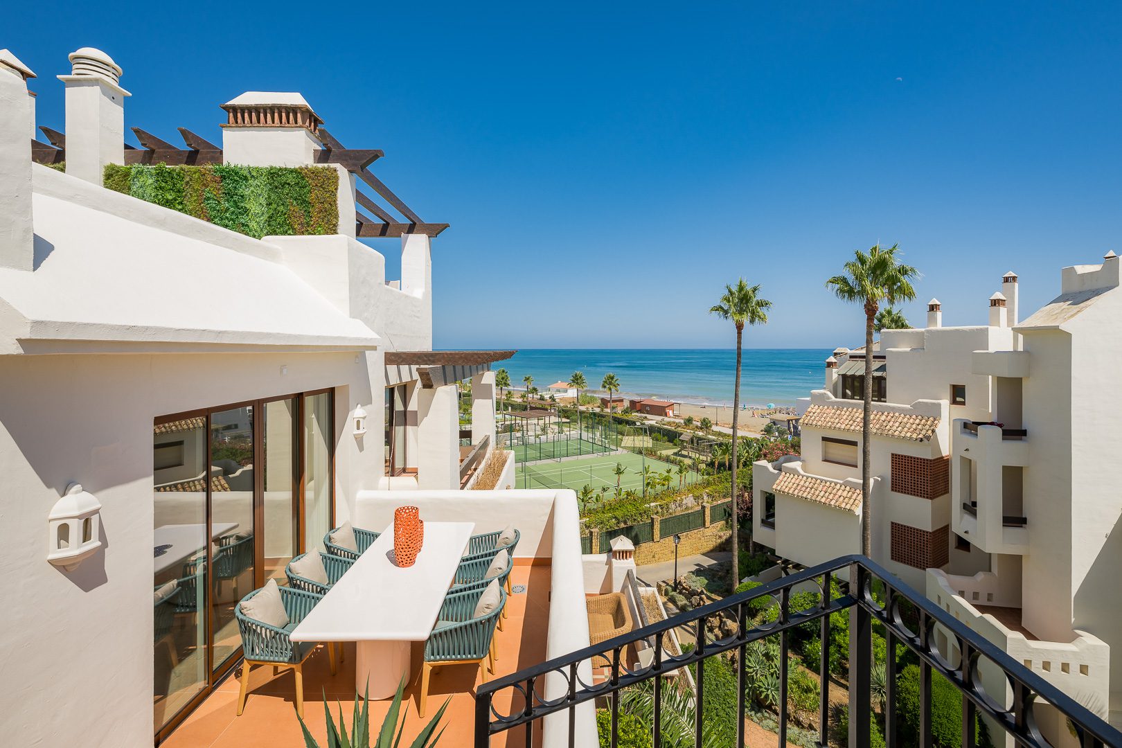 Luxury Renovated Penthouse in Bahía del Velerín, Estepona