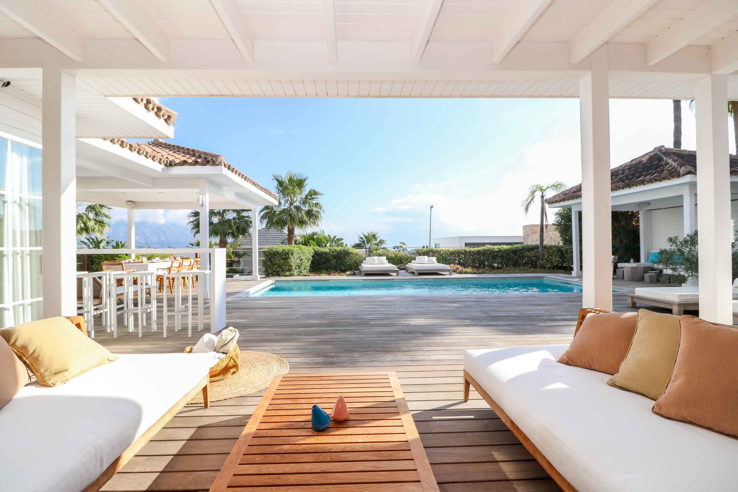 Encantadora Villa en Nueva Atalaya, Benahavís con Vistas al Mar y La Concha