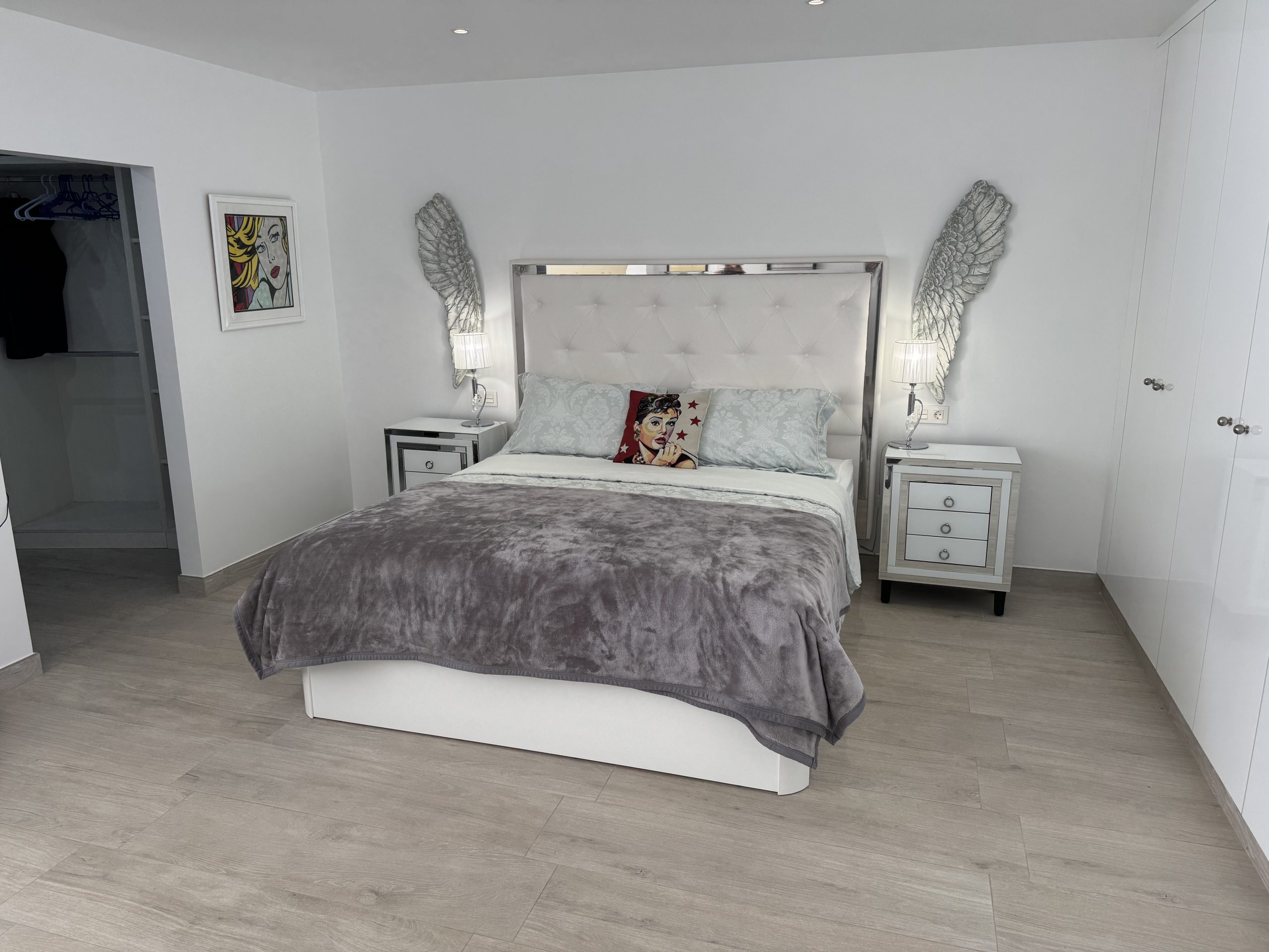 Villa Contemporánea Llave en Mano en Buenas Noches, Estepona