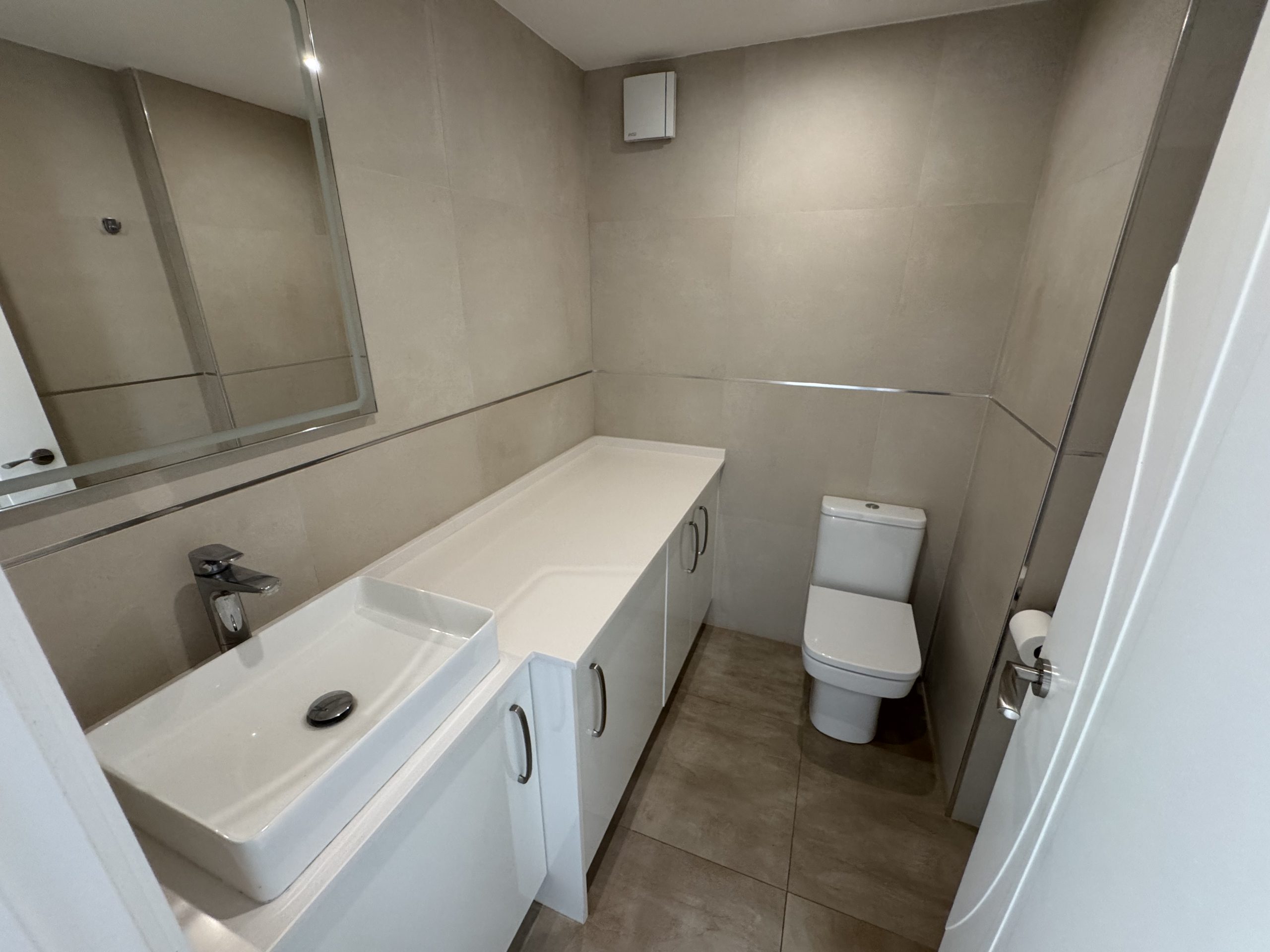 Villa Contemporánea Llave en Mano en Buenas Noches, Estepona