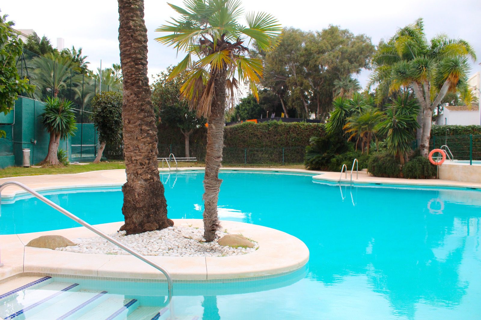Elegante Ático de 3 Dormitorios en Jardines del Puerto, Puerto Banús