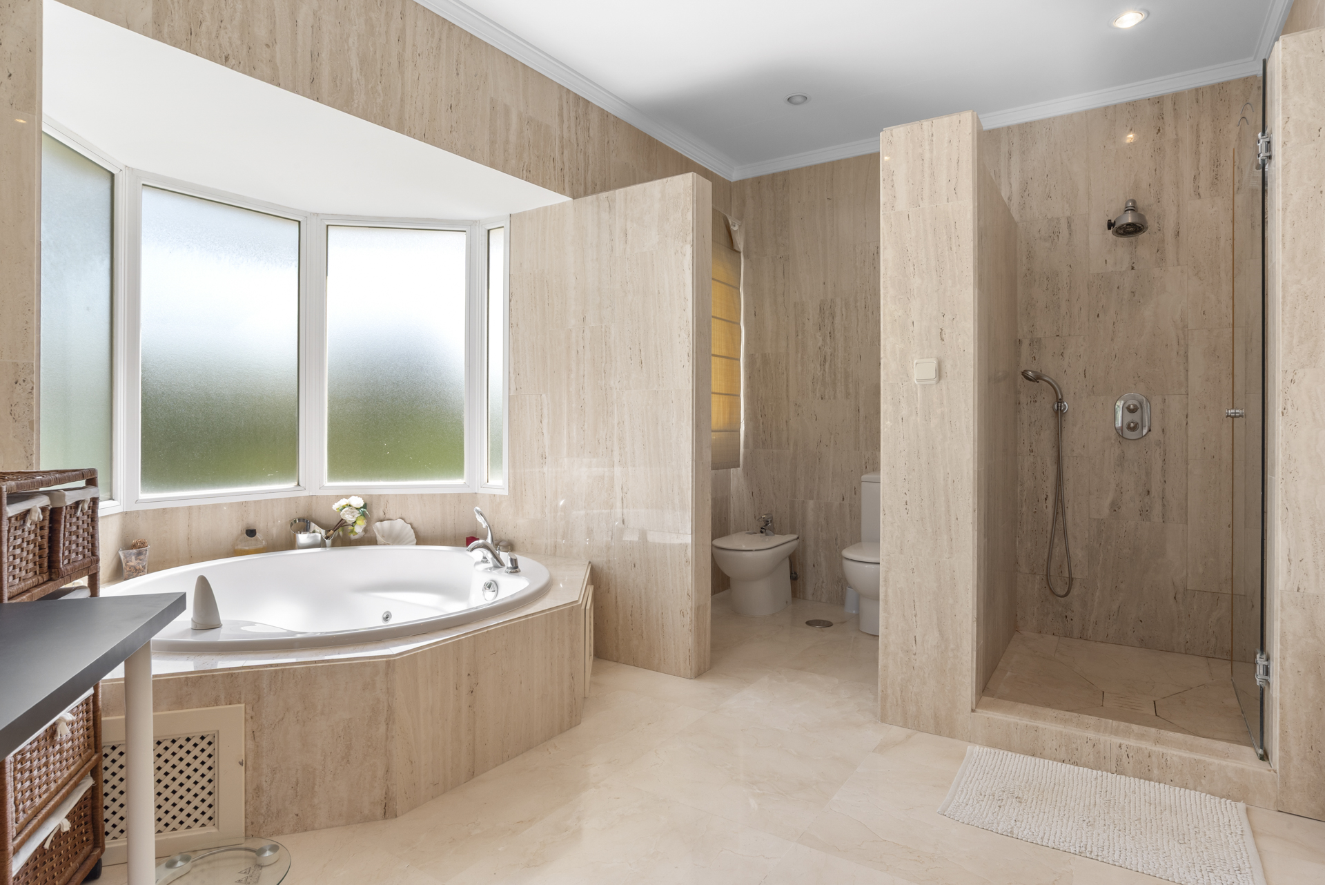 Elegant sea-view Villa