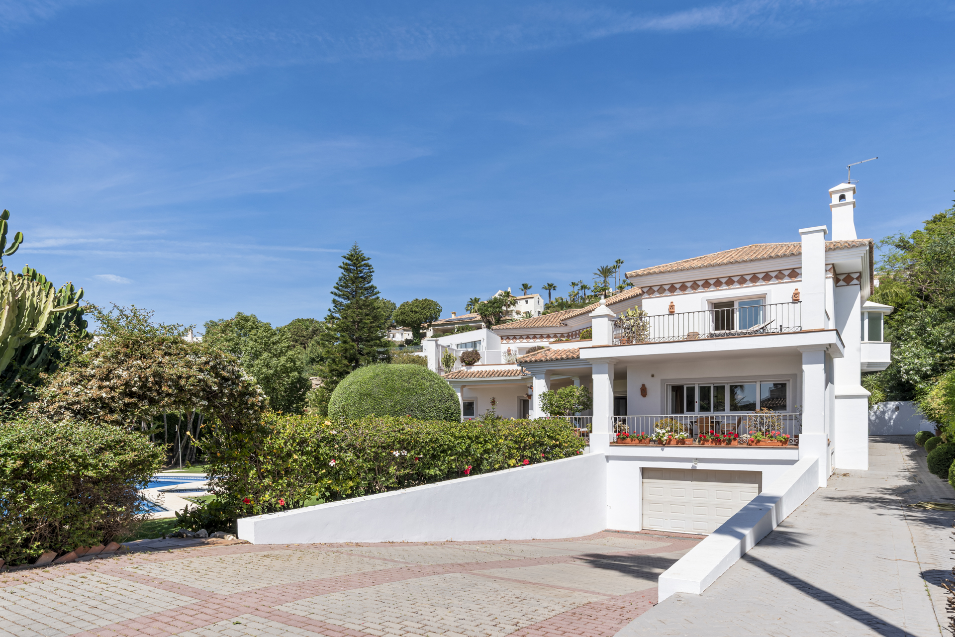 Elegant Villa with Sea Views