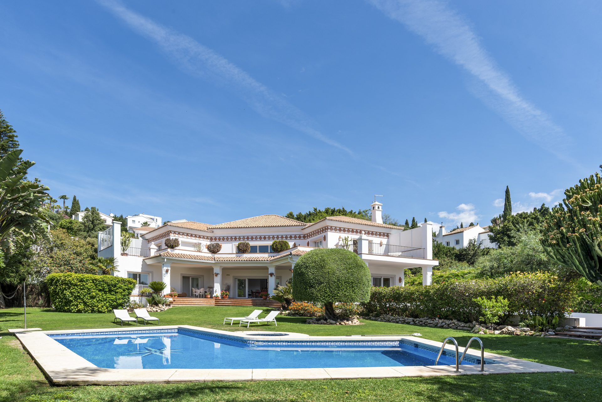 Elegant Villa with Sea Views